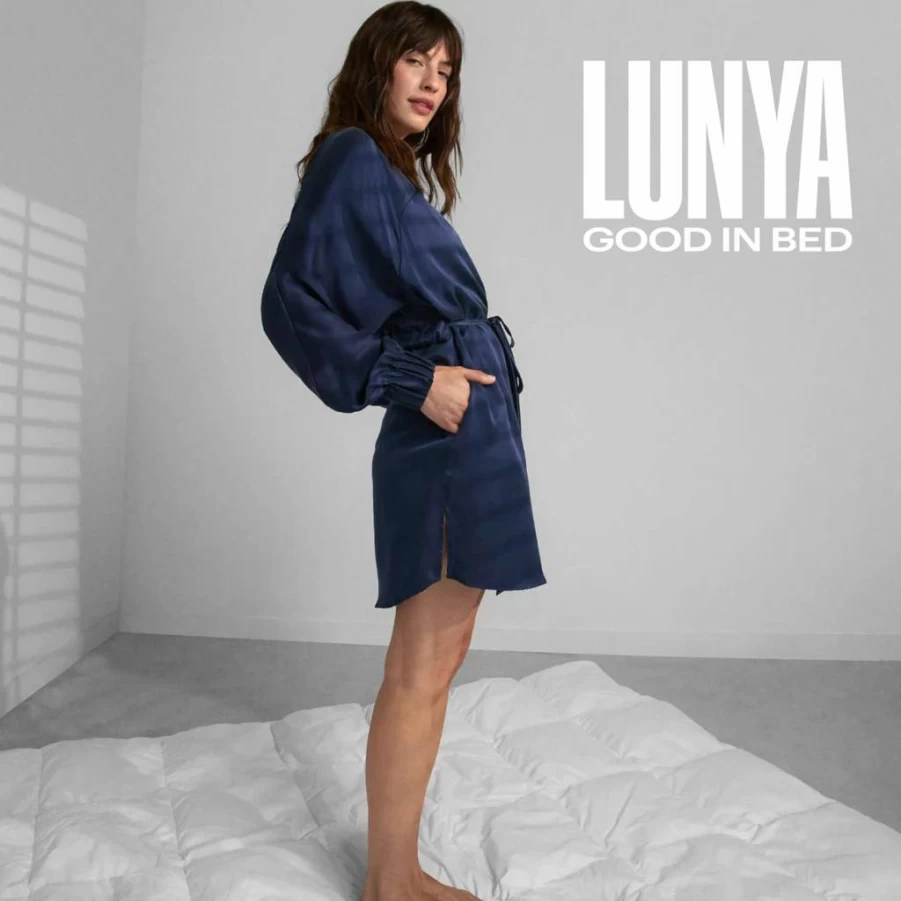 Lunya Washable Silk Robe for Women - Luxurious Comfort & Easy Care