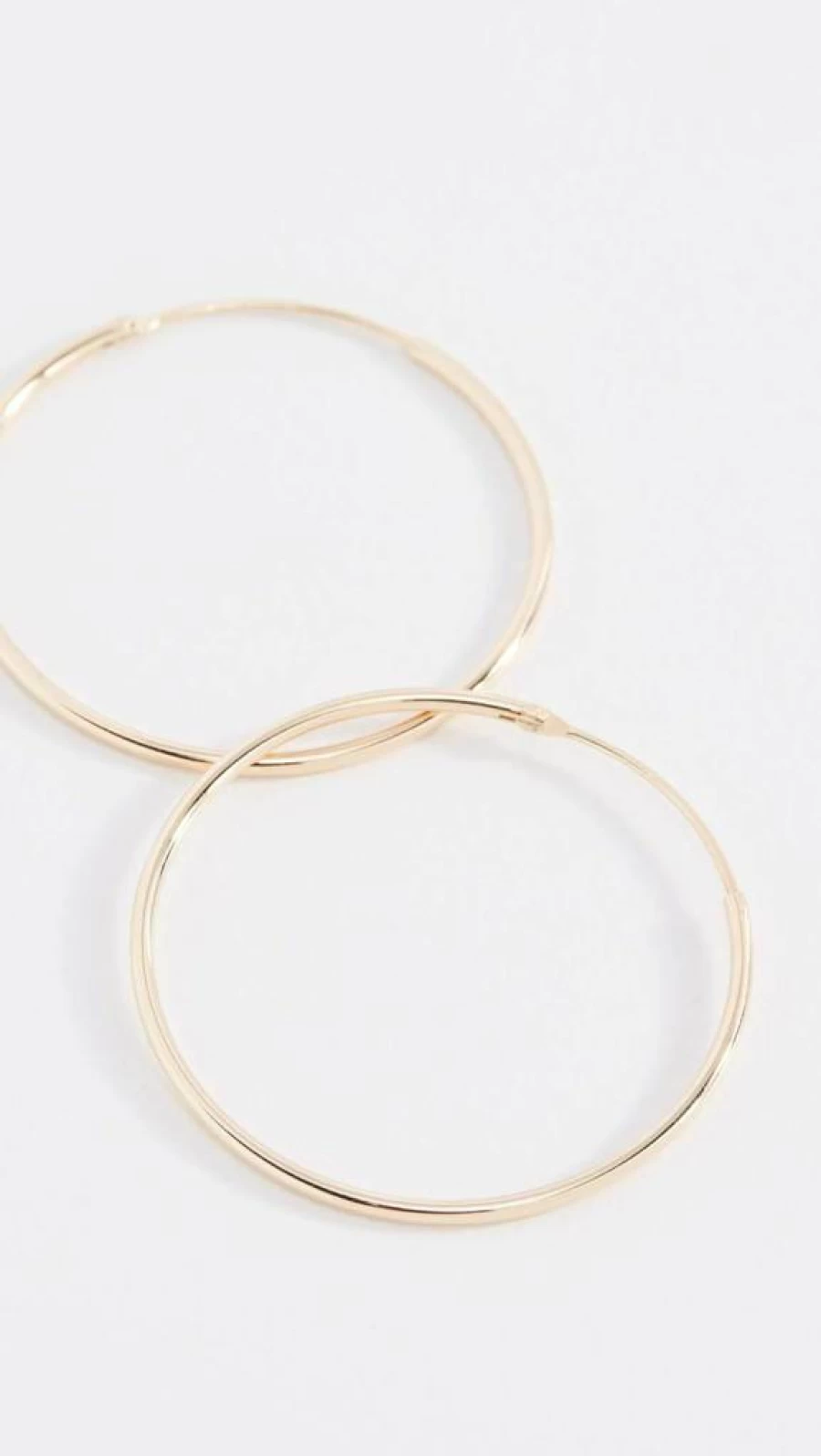 SHASHI Women's Minimalist Hoop Earrings - Classic Plain Gold/Silver Hoops for Everyday Wear