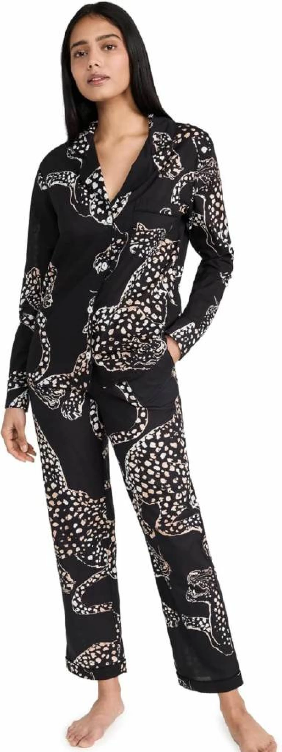 Desmond & Dempsey Women's Long Sleeve Jaguar Print Pajama Set - Cozy Sleepwear