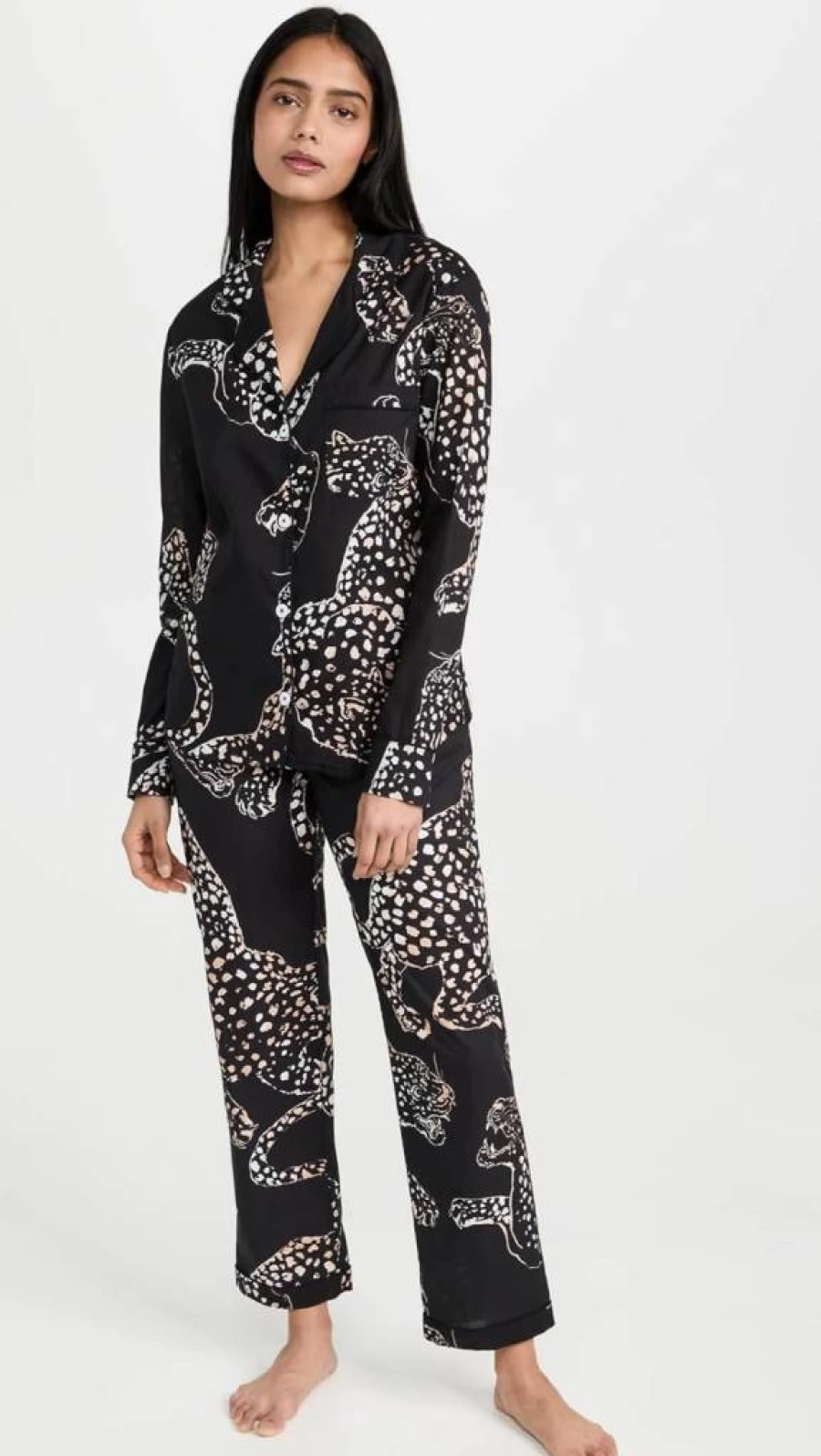 Desmond & Dempsey Women's Long Sleeve Jaguar Print Pajama Set - Cozy Sleepwear