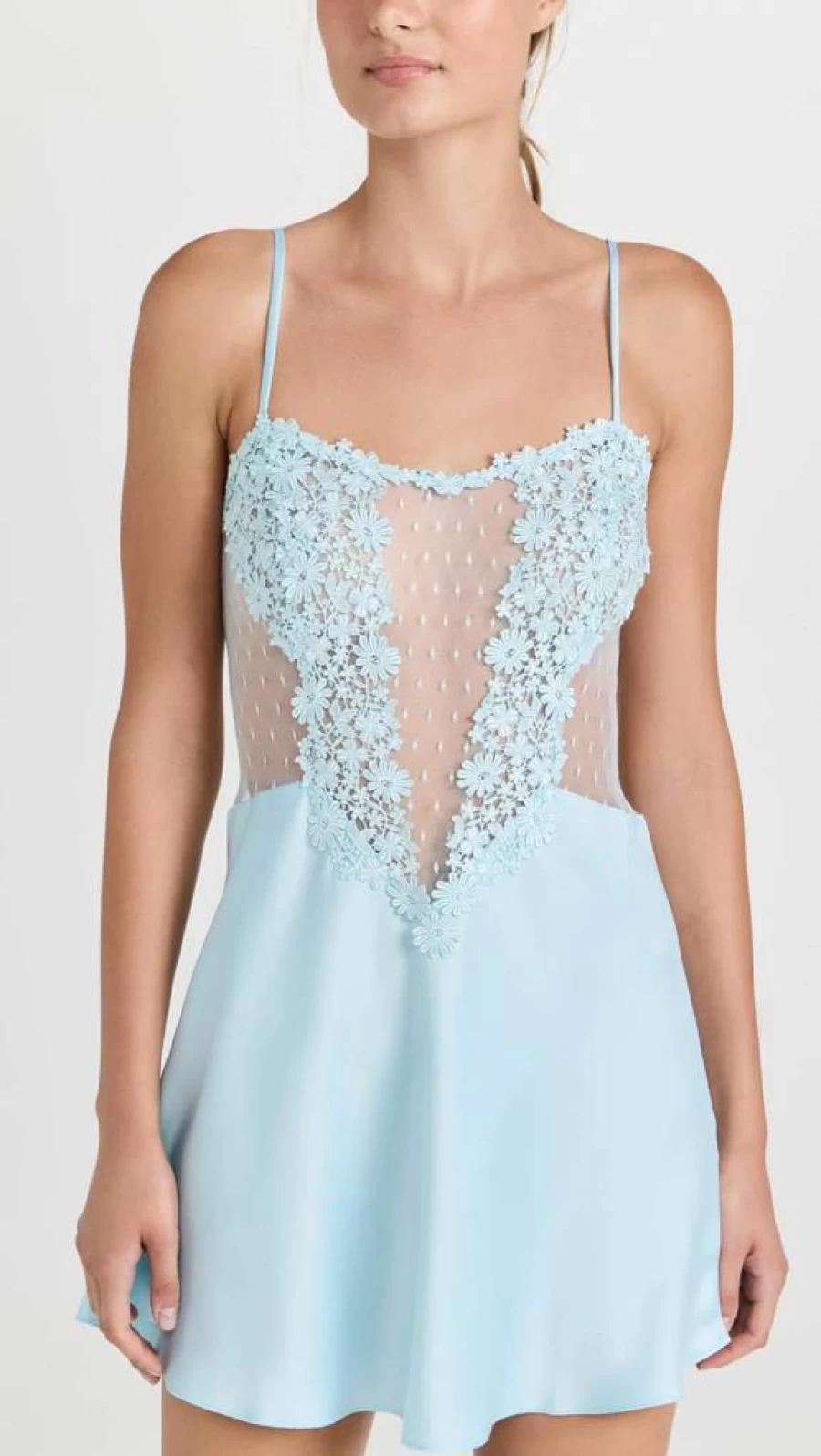 Flora Nikrooz Women's Lace Chemise - Elegant Showstopper Nightwear for Special Occasions